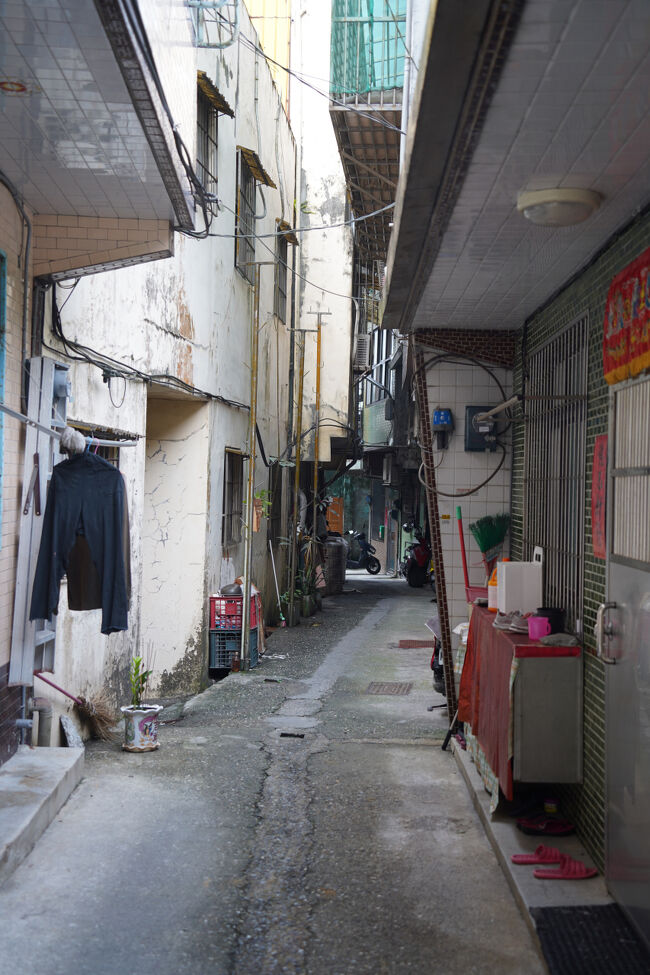 全く現在地が分からぬので、とりあえず下る方向で。