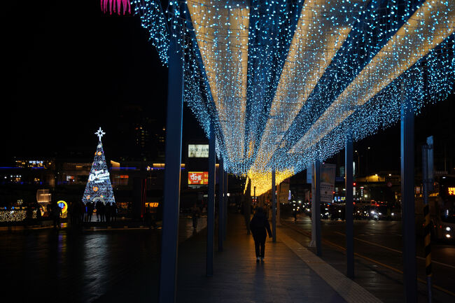 少し気分マシに。夜市に向かいますか。