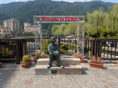 なぜかチャップリン像。
特別なゆかりがあったのではなく、観光振興のためらしい。