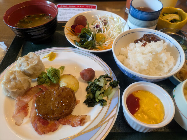 朝から色々と食べ。