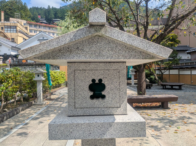 カエルだらけの