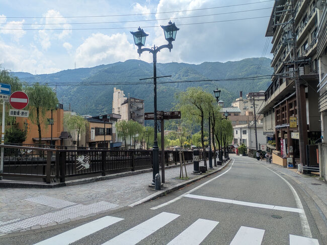 阿多野通りへ。