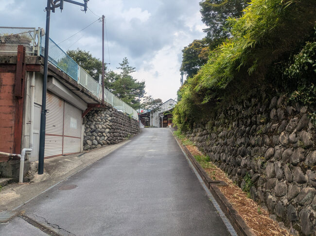 トンネルを潜り少し行くと、