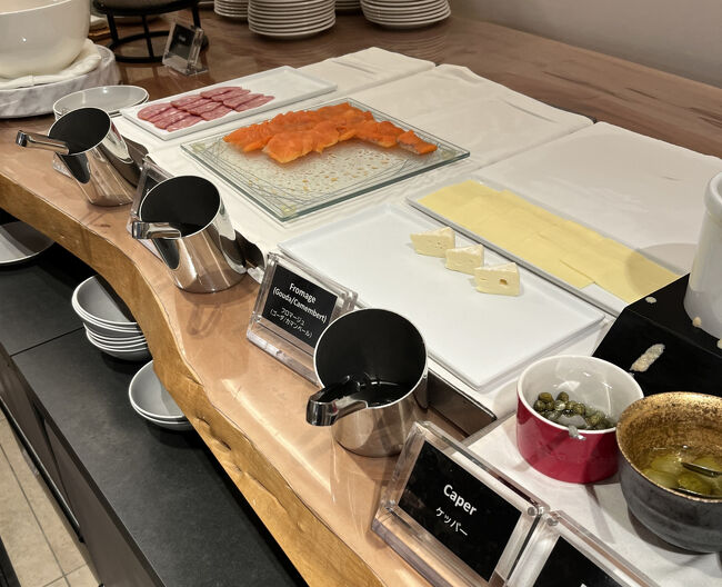 朝食ビュッフェ。洋食メニューは平凡かな。味はいいですが。