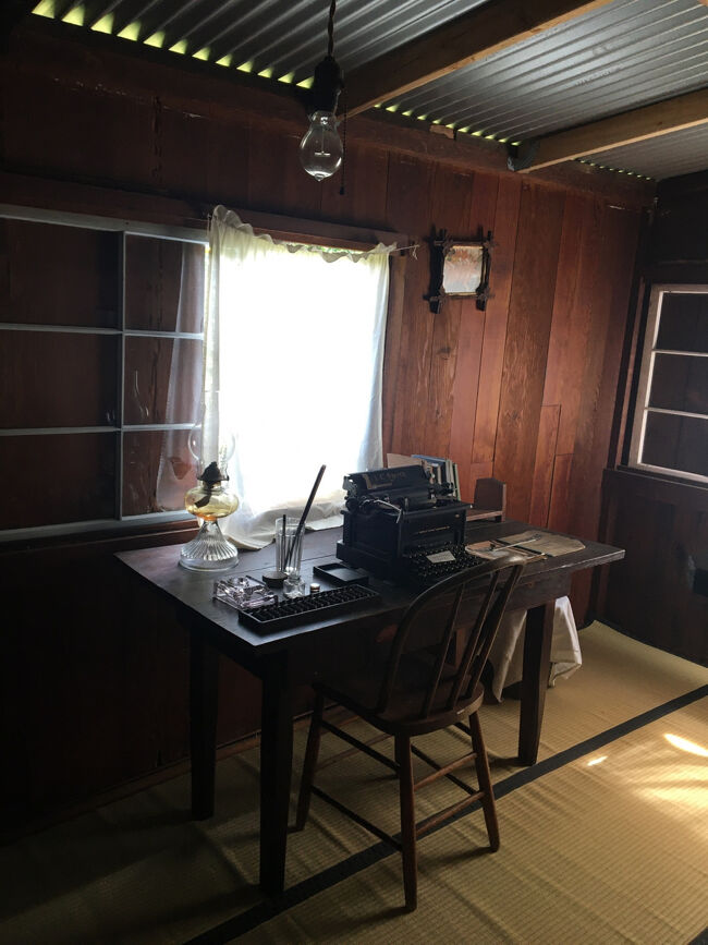 トタン屋根の家の中は、昔の日本そのもの