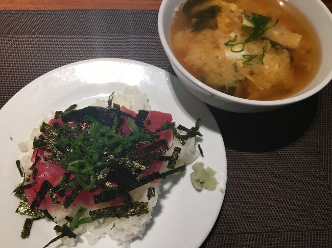 マグロ丼とお味噌汁