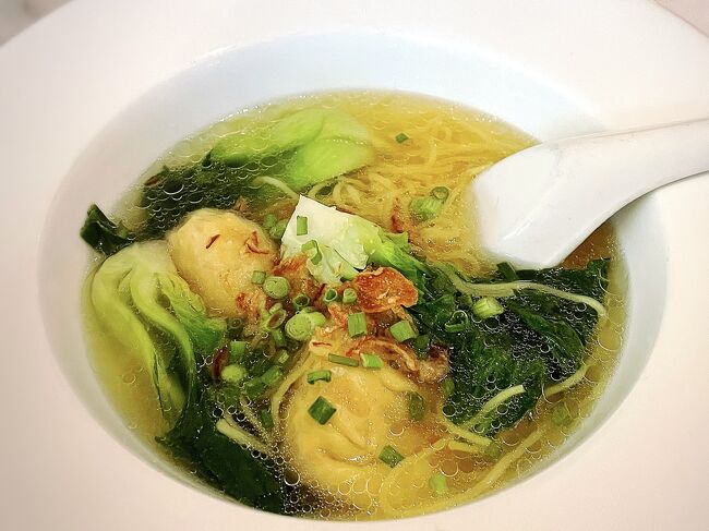 今日は２人とも雲呑麺。<br />疲れた胃に優しい味の雲呑麺が染みるわ～。<br /><br /><br />