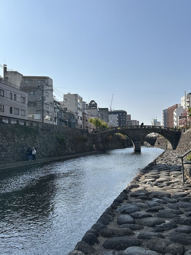 次の日は記念日を祝ってくれました。<br />こちらは眼鏡橋。みんなで談笑しながら渡りました。