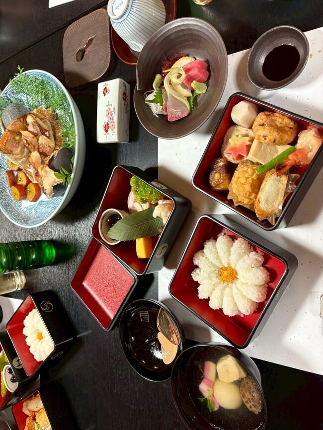 すごいご馳走です。大変おいしかったです。有名料亭でなかなかこれないのでしっかり味わいました。