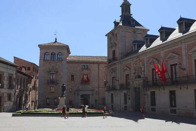 ビジャ広場<br />最近までマドリードの市役所もここにあったそうな