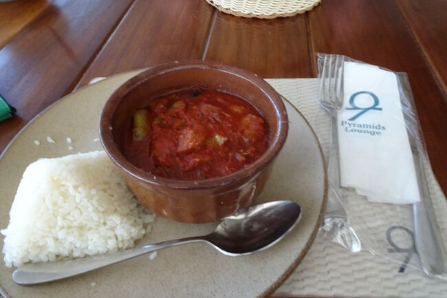 ライスと煮込み料理