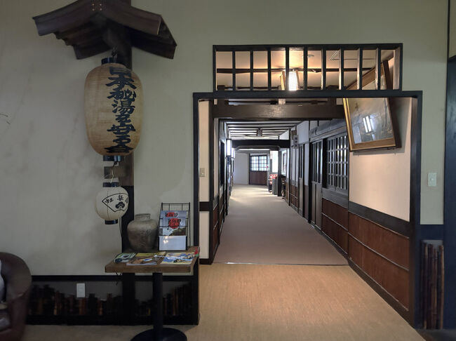 靴を脱いでスタッフに促され、奥に案内されます。