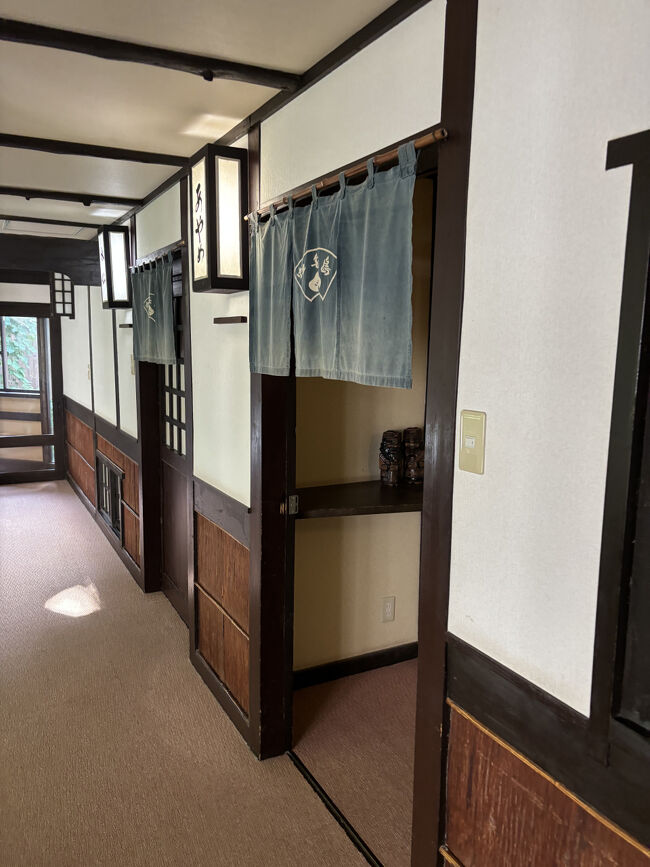 今回お世話になる「あやめ」のお部屋です。