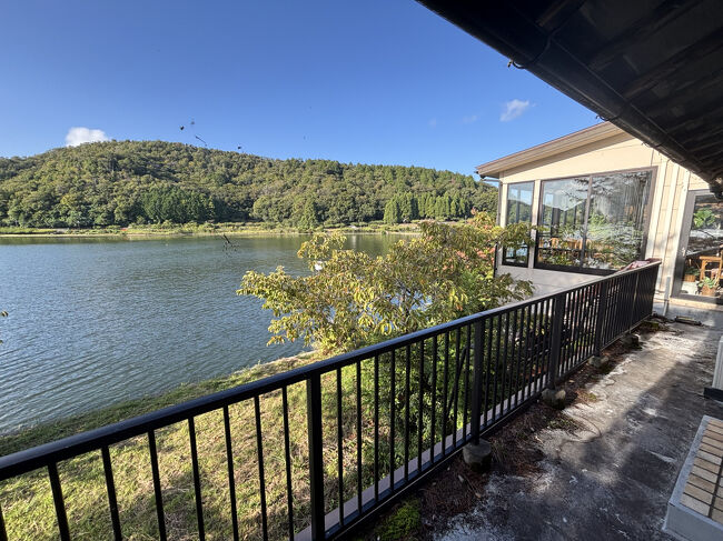 湖が近い。<br />綺麗ですね。