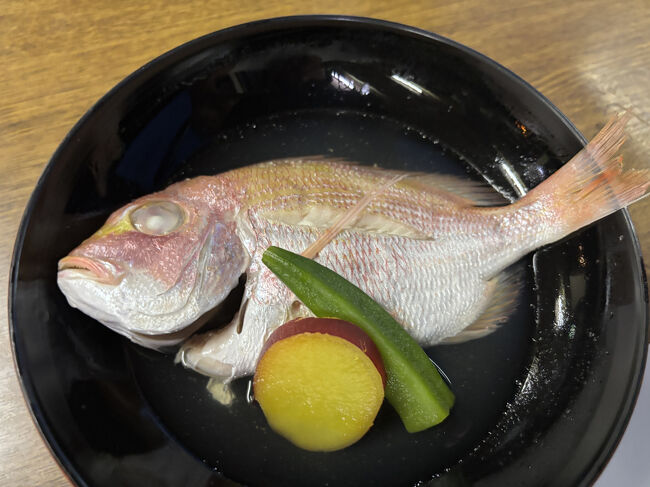 鯛が丸々一人、一尾づつ・・・・<br />贅沢だ～