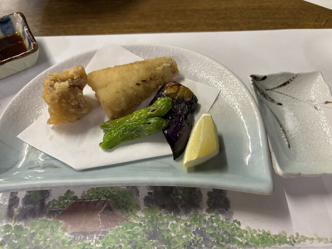 天ぷらがやってきました。<br />赤魚の天ぷらです。<br />熱々で美味しく戴きました。