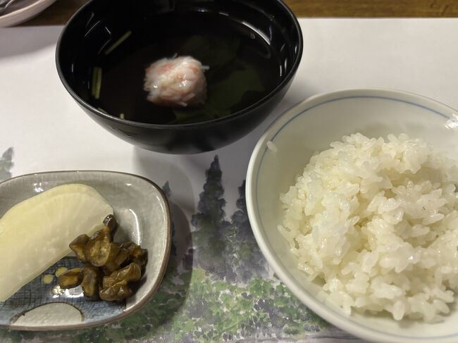 そしてご飯とお吸い物。<br /><br />美味しかったです。<br />ご馳走様でした。<br />シニア夫婦はこの後もう一度温泉に浸かって部屋でビール飲んでから寝ました。