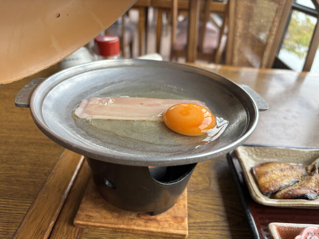 ベーコンエッグ？<br />他の地の物が美味しいので、これはココまで来て食べなくても良かったかも・・・