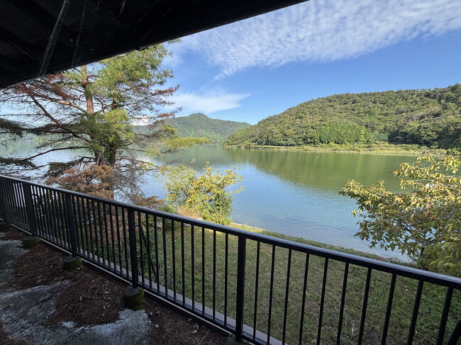 部屋に戻って再び温泉に入って部屋に戻ったら青空が見えました。