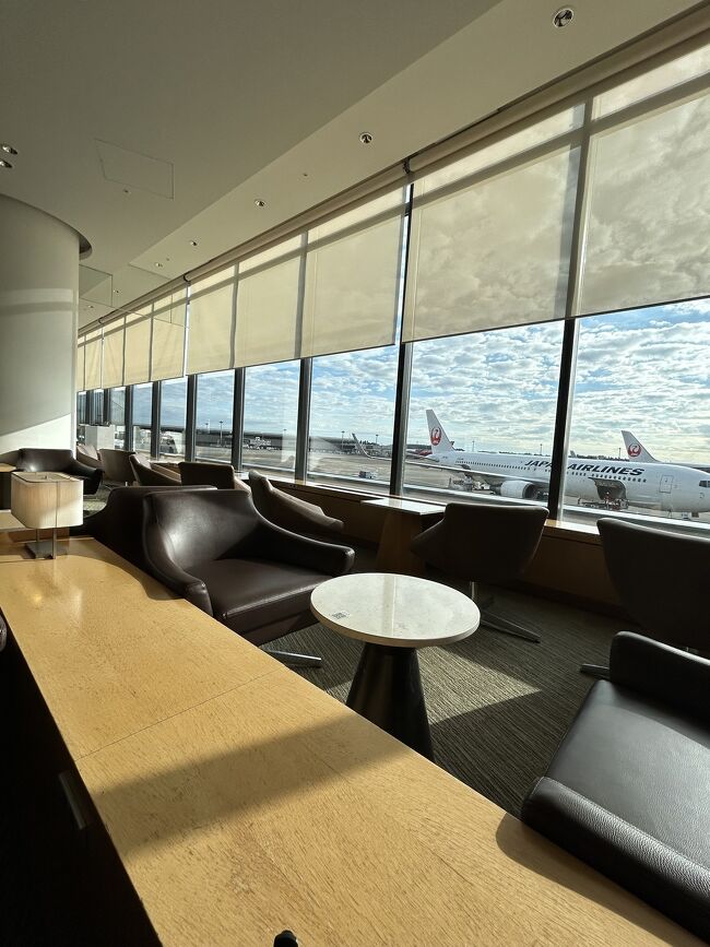 ラウンジは空いててゆっくり