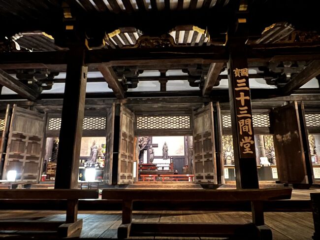 中央近くに来ました<br /><br />身動きがとれないほど大混雑していました