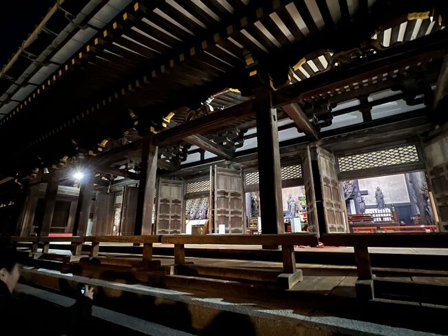 建物の外からなので、建物の構造物に遮られて見えないところがあります