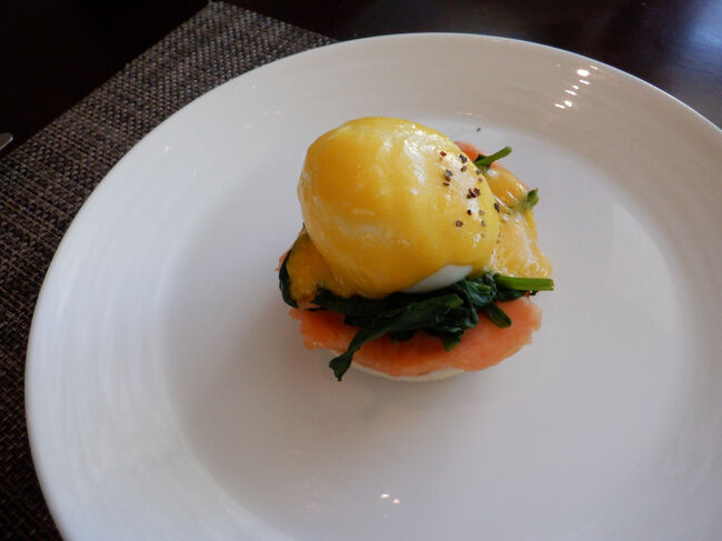 エッグベネディクト