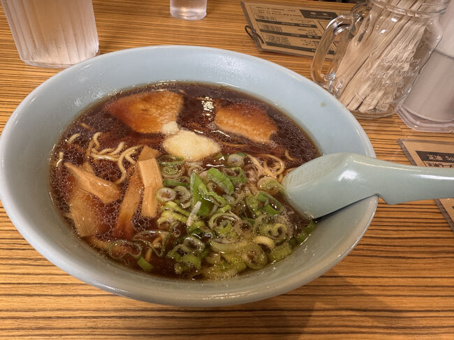 こちらは個人的な一押し<br />旭川の宝龍さん<br />各地にお弟子さんのおいでるお店です<br />今回戴いたのは、ニンニクラーメン<br />