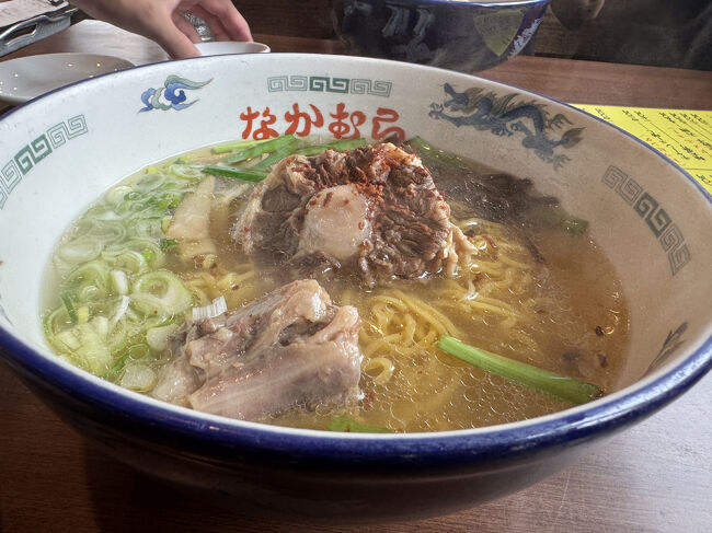 こちらは札の幌郊外、当別町にある本家中村<br />頂いたのは名物の牛テールラーメン<br />土日は観光客も多く行列になります。