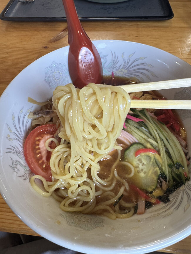 丼で運ばれたので期待しましたは、<br />冷製ラーメンじゃなく、冷やし中華でした。