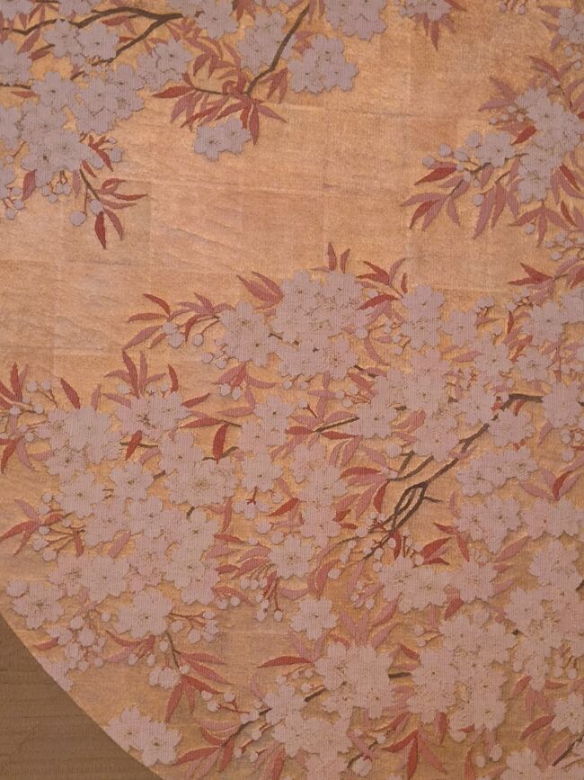 これが織物でできているとは思えないほど繊細な作りです