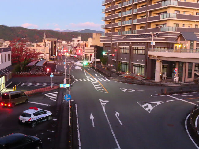 少し歩いて「富士山本宮浅間大社」にお詣りし、ひとつ先の西富士宮駅から乗車する予定。GoogleMapでは約2km30分の経路、次に乗る電車まで50分。たぶん間に合うでしょう。