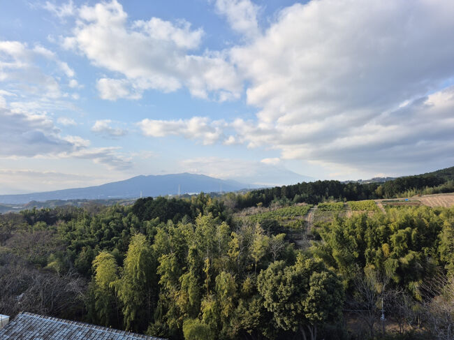 屋上からの富士山・・・雲が＾＾；