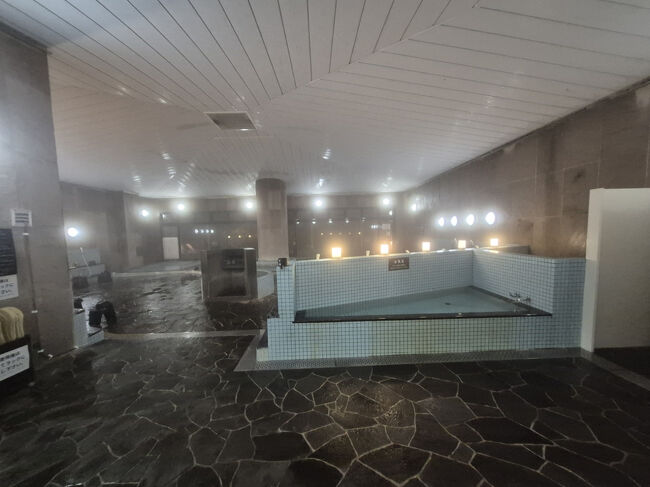 広い～～～<br /><br />露天のお湯は温めでした