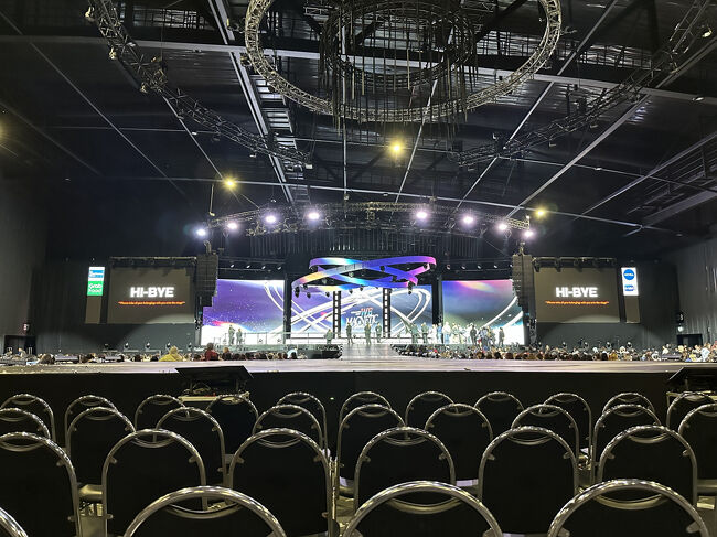 UNION HALLの中。タイはどの会場も立派な椅子なので腰痛に優しい