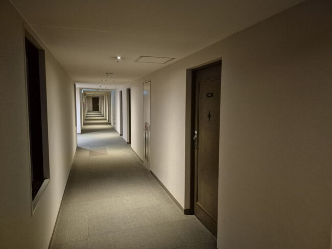 廊下・・・暖房はバッチリで暖かい