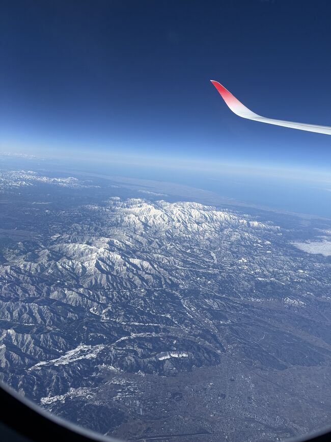 どこかの雪山が。