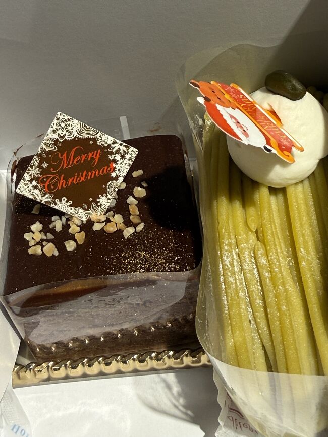 ケーキも買ってきました。<br />まあ普通です。<br />値段は1個600円以上します。