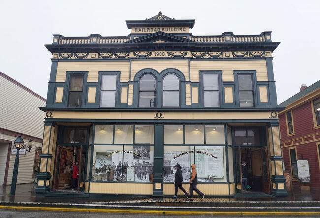 アラスカの果てで「ゴールデンカムイ」について考えることになるとは思いませんでした。コロナ禍の中で札幌を旅した際に「北海道開拓の村」へ行った際に「山本理髪店」で「ゴールデンカムイ」について写真のシャッターを押してあげた女の子に教えてもらい、それ以降ハマった時期がありました。