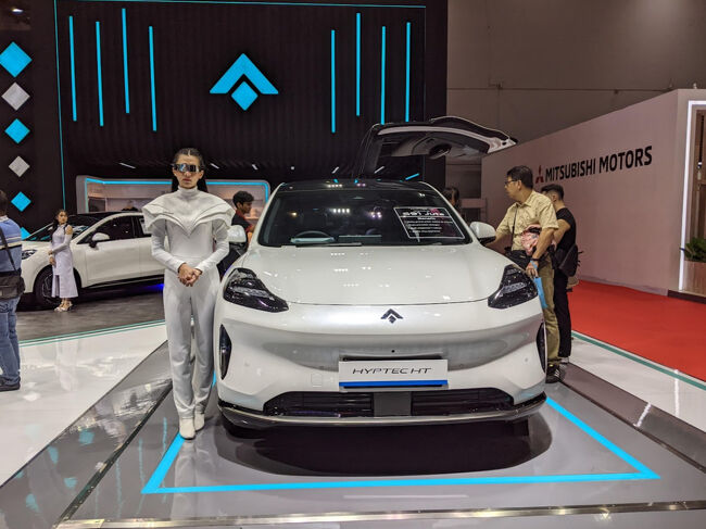 中国の広州汽車が展開するEVブランドAIONのHYPTEC HC。<br />後ろのドアがカモメの翼のように開きます。<br />