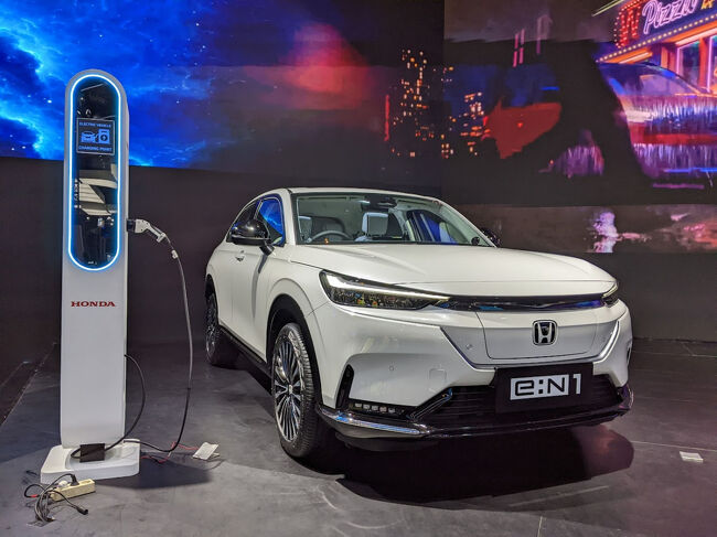 ホンダのEVモデル e:N1<br />外観の特徴やサイズは日本で販売されているヴェゼルとほぼ同じ。<br />