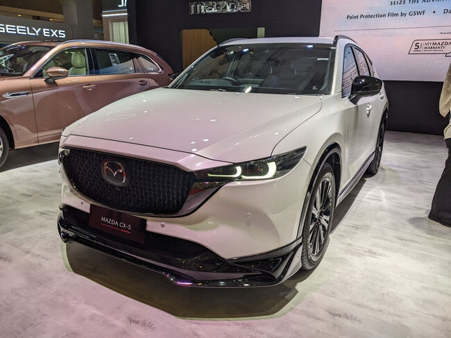 マツダ・CX5<br />今回のマツダは展示車両が3台のみという寂しい内容でした。<br />