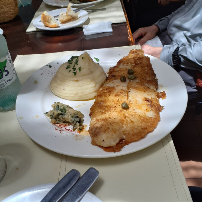 旧市街レストランでのランチ