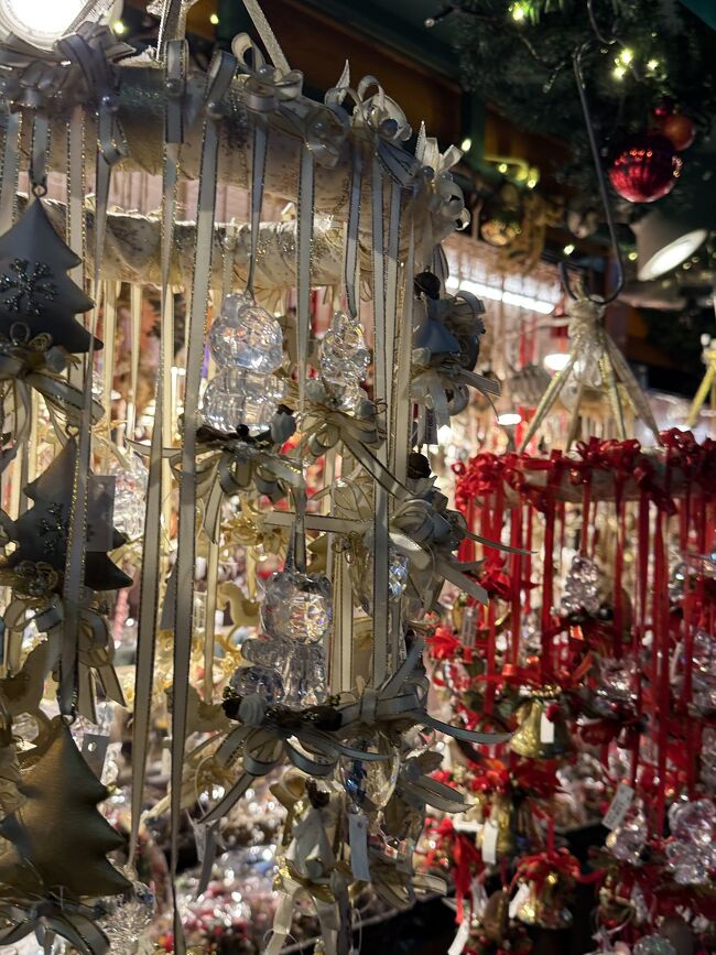 色々売っていて、見ているだけでもクリスマス気分が爆上げです。