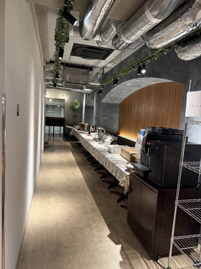 ここが朝食会場のようです。