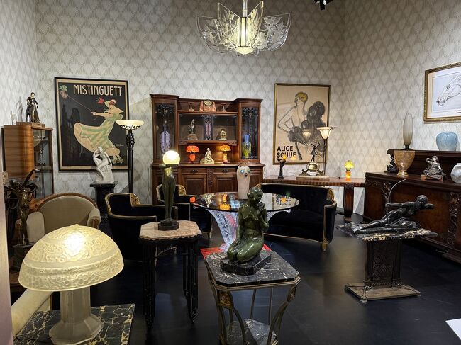 アールデコ様式の間です。