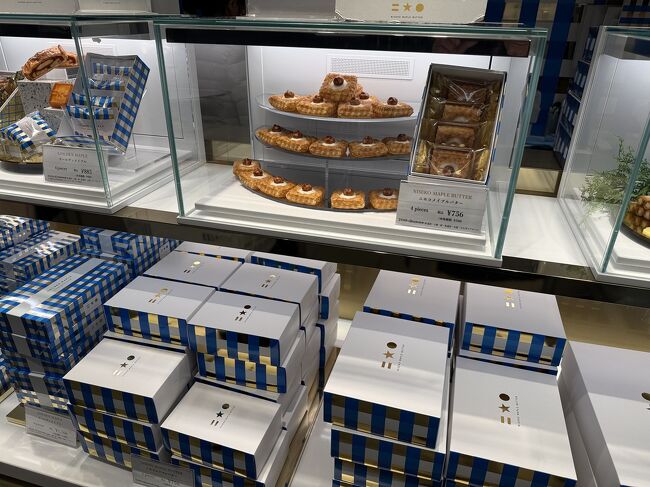 こちらを買います。<br />もう機内持ち込みサイズのスーツケースはパンパンなので、<br />早めに空港に行きます。