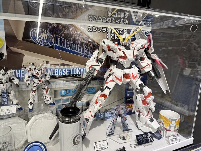 48分の1サイズです。<br />メガサイズモデルというそうです。