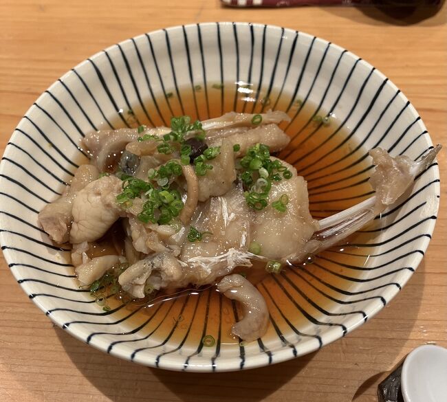 もう一品<br /><br />カワハギのあら煮をサービスして下さいました<br /><br />ぷりぷりで、刺身とは違う食感美味しいです<br />