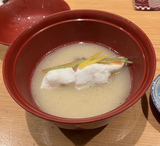 お椀は、鯛と海老芋の団子白味噌仕立て<br /><br />温まります